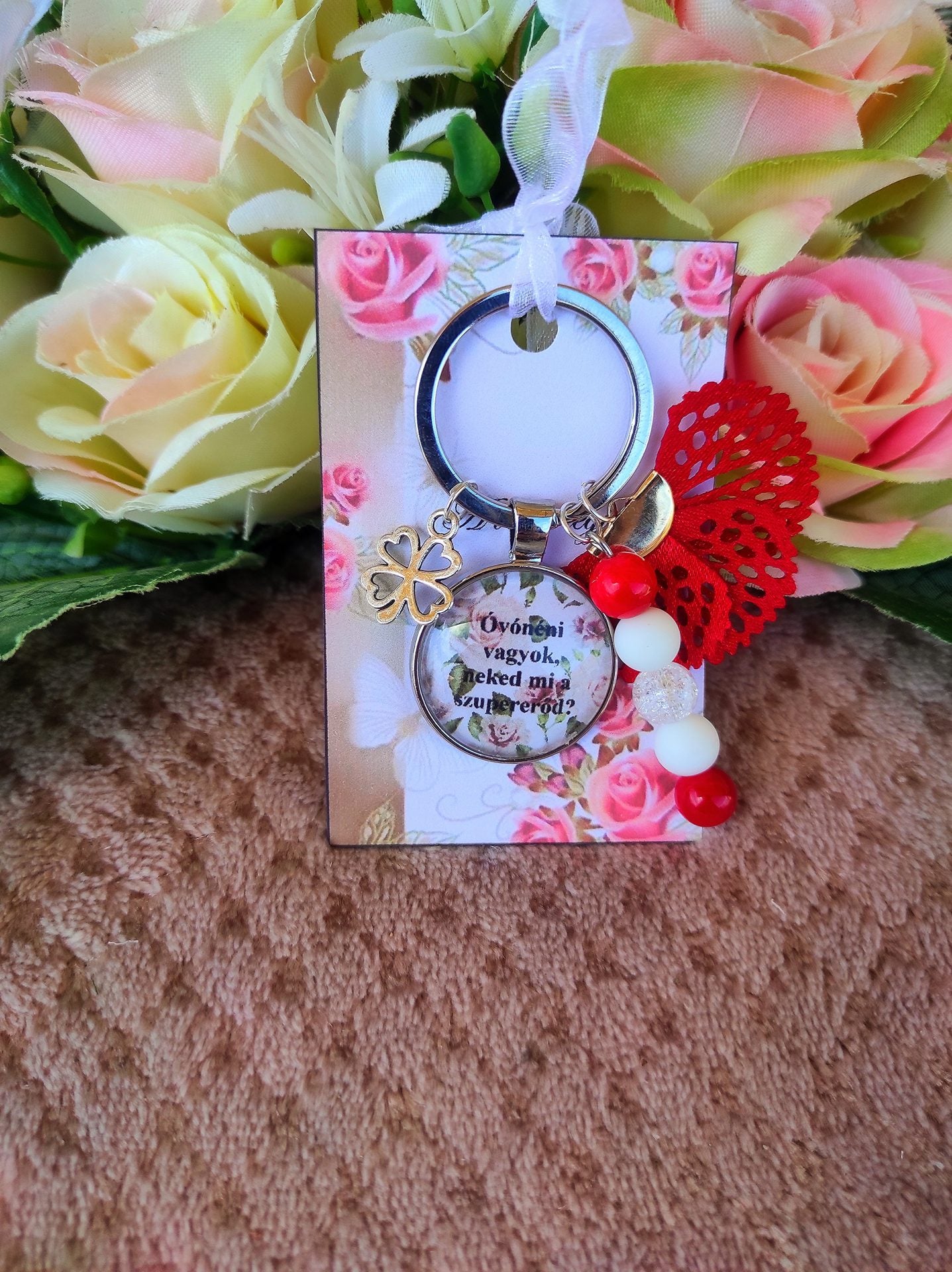 Ajándék ballagási piros kulcstartó